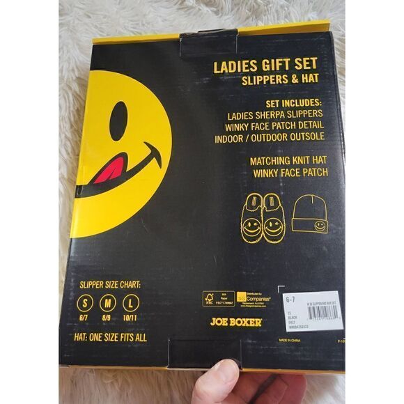 Joe Boxer Women's Smiley Face Slipper & Hat Gift Set Black Size 6/7 - Picture 2 of 7